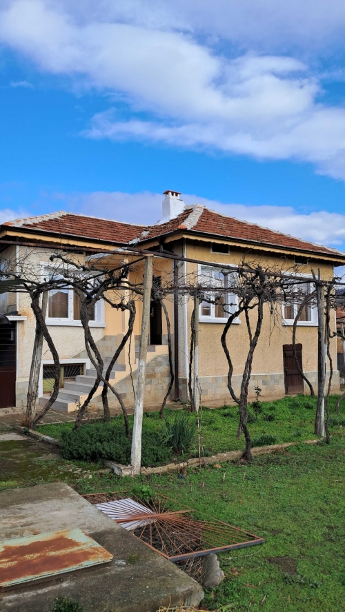 Стара Загора, с. Ветрен, Продается 